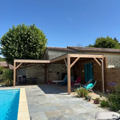 Aménagement d'un pergola en L en bois