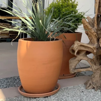Pot en poterie en terre cuite