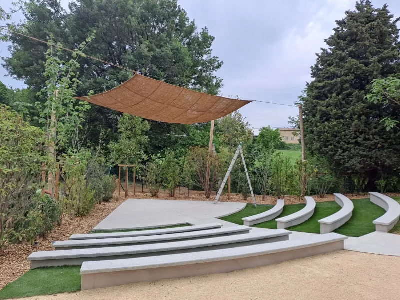 Assises en béton poncé