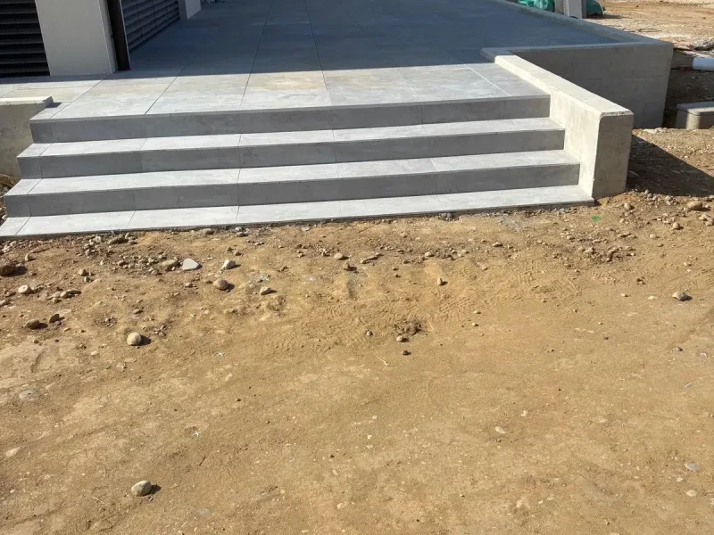 Marche d'escalier en carrelage