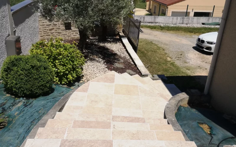 Escaliers en carrelage